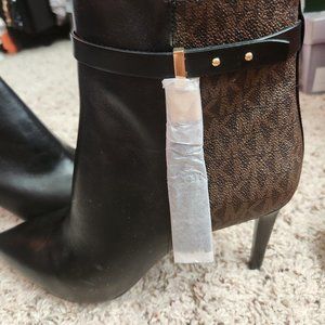 Michael Kors Winslow Leather & Logo Ankle Boots Size 10